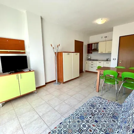 Flat In A With Shared Pool