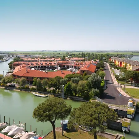 Apartman Flat In A With Shared Pool *