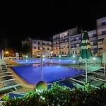 Appartement Flat In A With Shared Pool